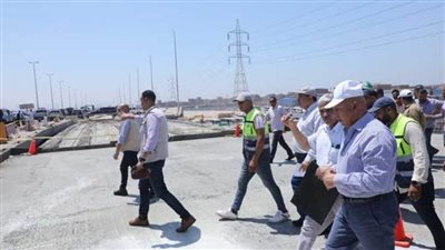 وزير النقل يتفقد أعمال تنفيذ المرحلة الثانية من تطوير وتوسعة الطريق الدائري