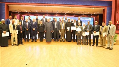الأزهر ووزارة الاتصالات يكرمان خريجي برنامج 