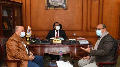 نائب محافظ قنا: الدولة تتخذ سياسات وإجراءات لمواجهة تحدي التغيرات المناخية