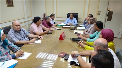 السكرتير العام لمحافظة البحيرة يتابع إزالة نواتج تطهير المجاري المائية ومنظومة المخلفات