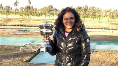 سحر طلعت تهنئ نجليها بعد تألقهما في بطولات الرماية العالمية