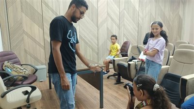 تدريب أبناء المهندسين بالإسكندرية على التصوير الفوتوغرافي ضمن أنشطة الكامب الصيفي