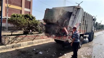 استمرار حملات النظافة والتجميل ورفع كفاءة الإنارة العامة بكفر الشيخ 