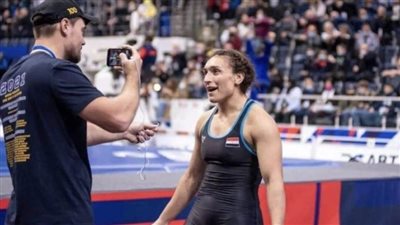 سمر حمزة تصعد لنهائي بطولة العالم للمصارعة