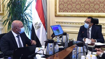 رئيس الوزراء يشيد بما تحقق من إنجاز في مشروعات النقل