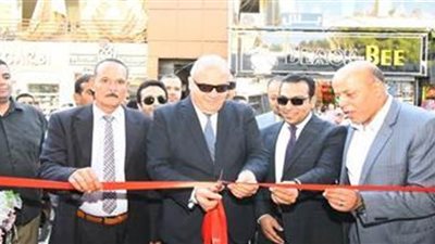 محافظ قنا يشيد بالدور المجتمعي لحزب مستقبل وطن في توفير مستلزمات المدارس