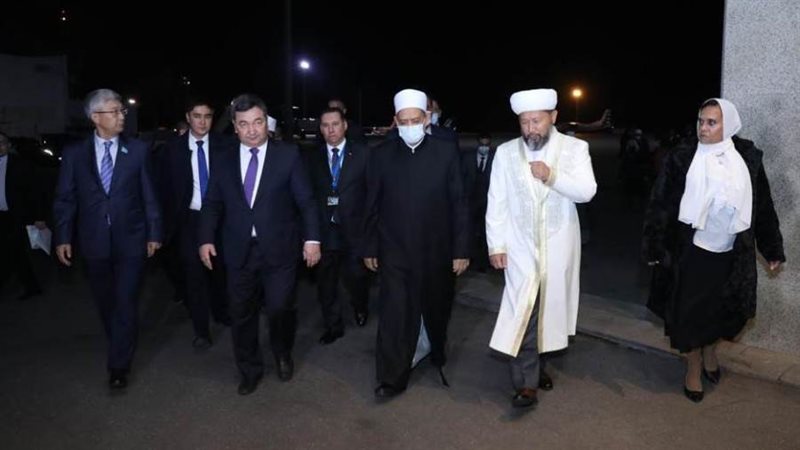 شيخ الأزهر يصل كازاخستان