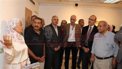 سفير المكسيك بالقاهرة يفتتح معرضًا لفناني الكاريكاتير بمتحف أحمد شوقي