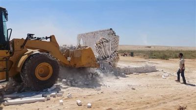 إزالة 37 حالة تعد بالبناء على الأراضي الزراعية وأملاك الدولة بالمنيا