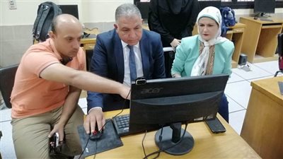 نائب رئيس جامعة الأزهر لفرع البنات يتابع اختبارات القدرات بمعهد التمريض