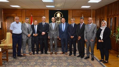 رئيس جامعة أسيوط يستقبل لجنة قطاع الخدمة الاجتماعية بالمجلس الأعلى للجامعات