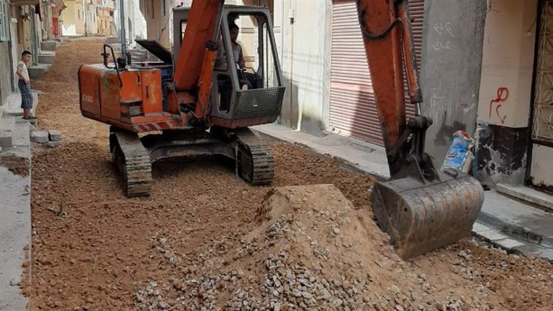 بدء أعمال الرصف بمنطقة