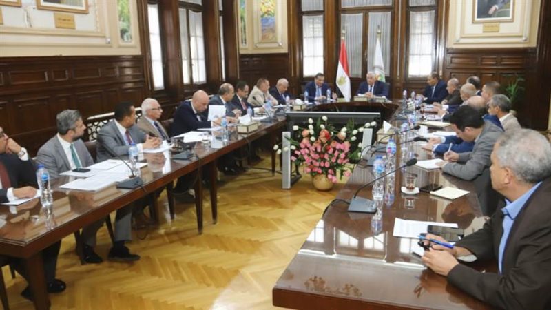 وزير الزراعة خلال