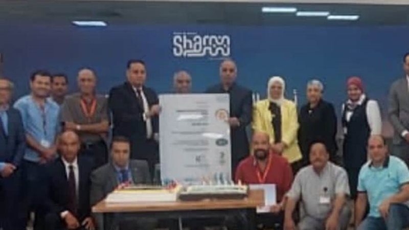 المسؤولون بمطار شرم