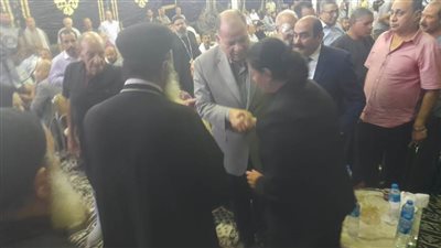 محافظ أسيوط يقدم واجب العزاء فى والد النائبة هند جوزيف 