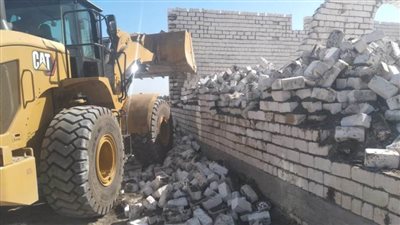 إزالة 16 حالة تعد على الأراضي الزراعية وأملاك الدولة بسمالوط وملوي