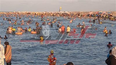 إقبال على مصيف بلطيم هربًا من حرارة الشمس