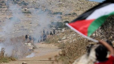 إصابة عشرات الفلسطينيين جراء قمع الاحتلال لمسيرات في الضفة الغربية