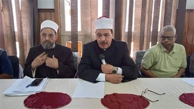 رئيس منطقة سوهاج الأزهرية يجتمع بإدارات سوهاج وأخميم وساقلتة والجلاوية 