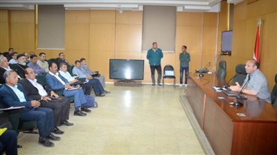 سكرتير عام بني سويف يعقد اجتماعًا لتنفيذ مشروع التدريب صقر 103