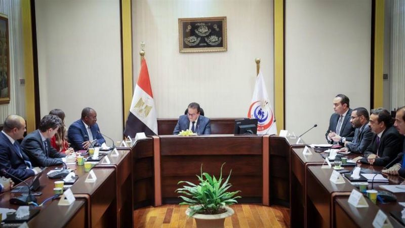 اجتماع وزير الصحة