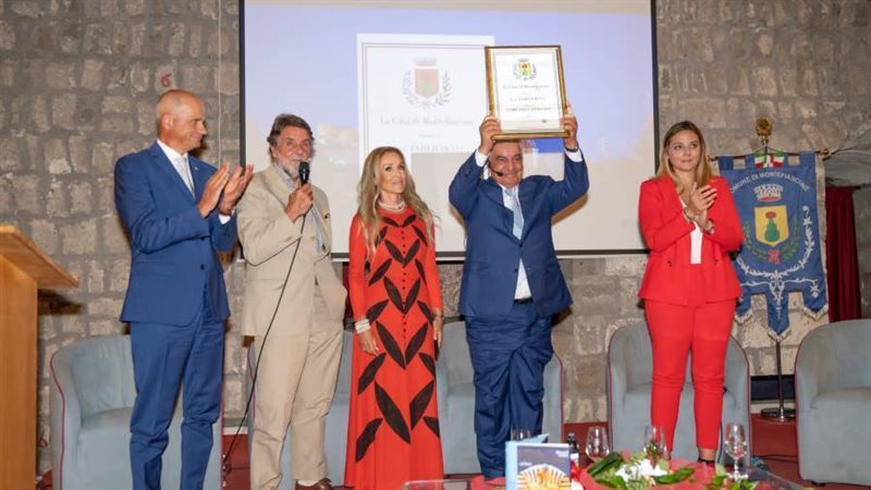 ايطاليا تختار زاهي