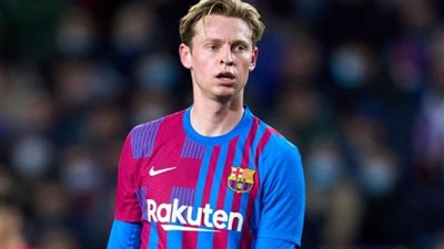 مدرب برشلونة يحدد الهولندي دي يونج بديلا مثاليا لسيرجيو بوسكيتس