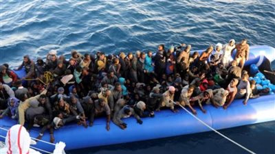 إسبانيا: إنقاذ 372 مهاجرًا من الموت غرقًا بمياه البحر المتوسط خلال نهاية الأسبوع