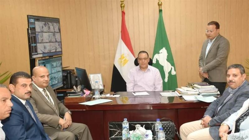 محافظ الشرقية يلتقي