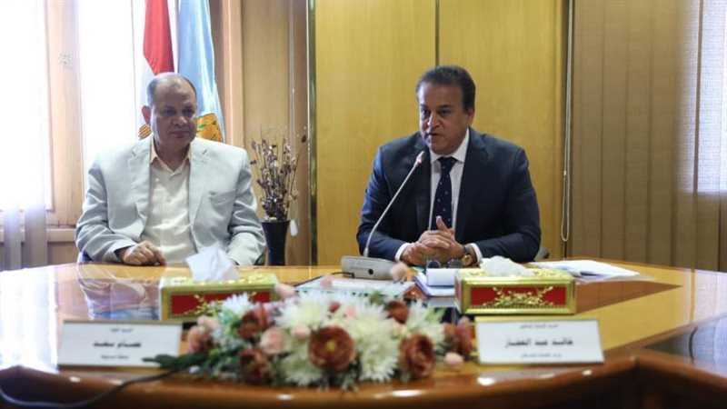 وزير الصحة ومحافظ