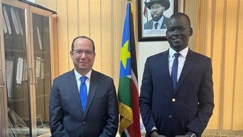 السفير معتز مصطفي