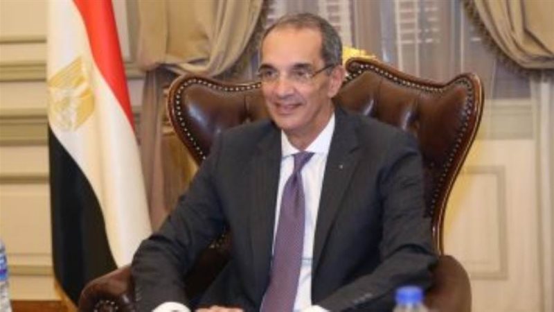 الدكتور عمرو طلعت