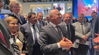 وزير النقل يزور معرض السكك الحديدية 