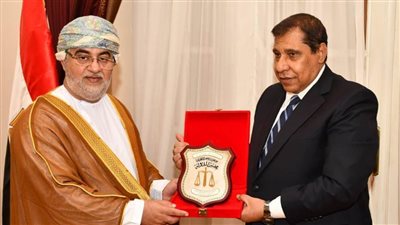 رئيس مجلس الدولة يستقبل نائب رئيس المحكمة العليا بسلطنة عمان 