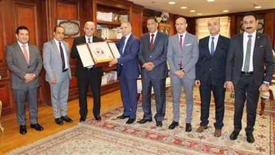 وفد من مستشاري مجلس إدارة نادي النبابة الإدارية بالمنصورة يزور رئيس الهيئة لتقديم التهنئة 