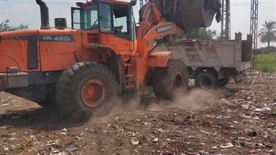 رفع التراكمات بالمقلب الوسيط ونقله إلى الظهير الصحراوي الشرقي بسمالوط بالمنيا