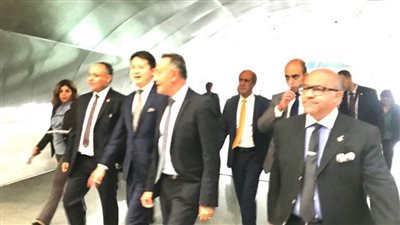 وزير الإعلام العراقي يزور متحف الحضارة