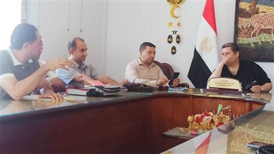 رضوان يجتمع بمديري المدارس الرسمية المتميزة للغات 