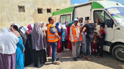 الكشف على ١٧٢٧ مواطنًا فى قافلة طبية بقرية على حبيب بالبحيرة