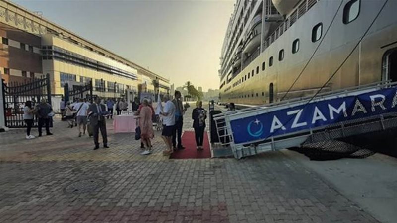 السفينة السياحية