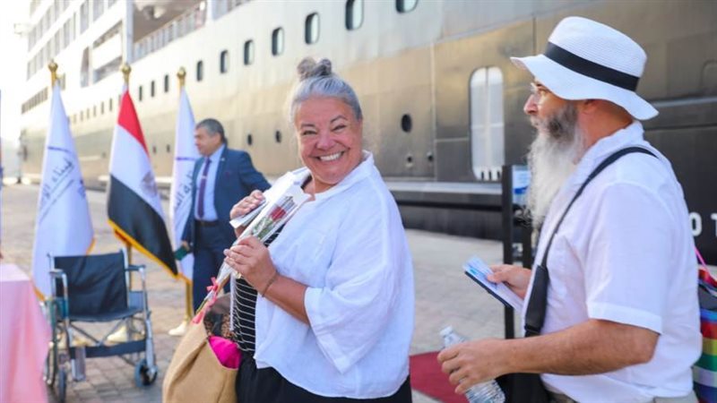 وصول السفينه السياحية