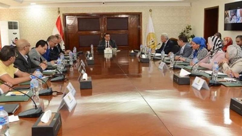 خلال الاجتماع