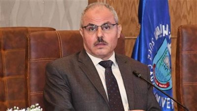 رئيس جامعة القناة يتابع أعمال التطوير بالموقع العام والمحاور الرئيسية داخل الحرم الجامعي 