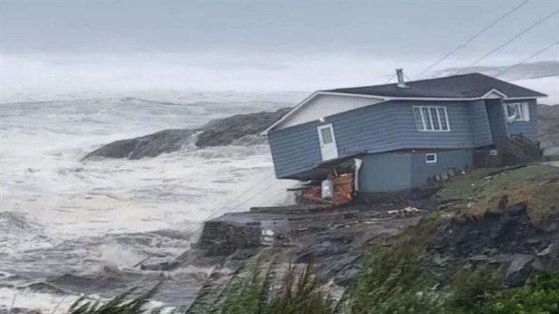 العاصفة فيونا