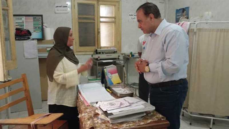 رئيس مركز ملوى يتابع