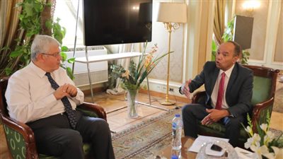 وزير التعليم العالي يستقبل مدير اليونسكو للعلوم لبحث التعاون المُشترك 