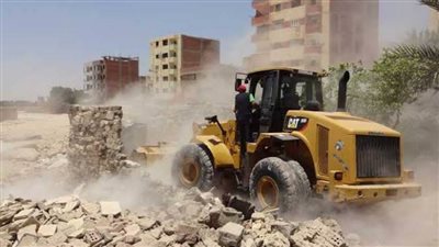حملة لإزالة التعديات والإشغالات بنطاق الوحدات المحلية بأسوان