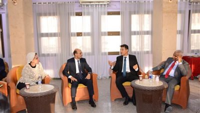 سفير كوريا الجنوبية يختتم زيارته لجامعة أسيوط بجولة فى القرية الأوليمبية