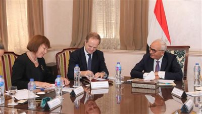   وزير التربية والتعليم يبحث مع السفير البريطاني بالقاهرة التعاون المشترك في تطوير التعليم