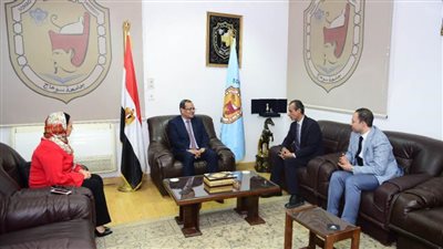 رئيس جامعة سوهاج يستقبل وفد القومي لحقوق الإنسان لتنفيذ خطة التوعية لمنسوبيها